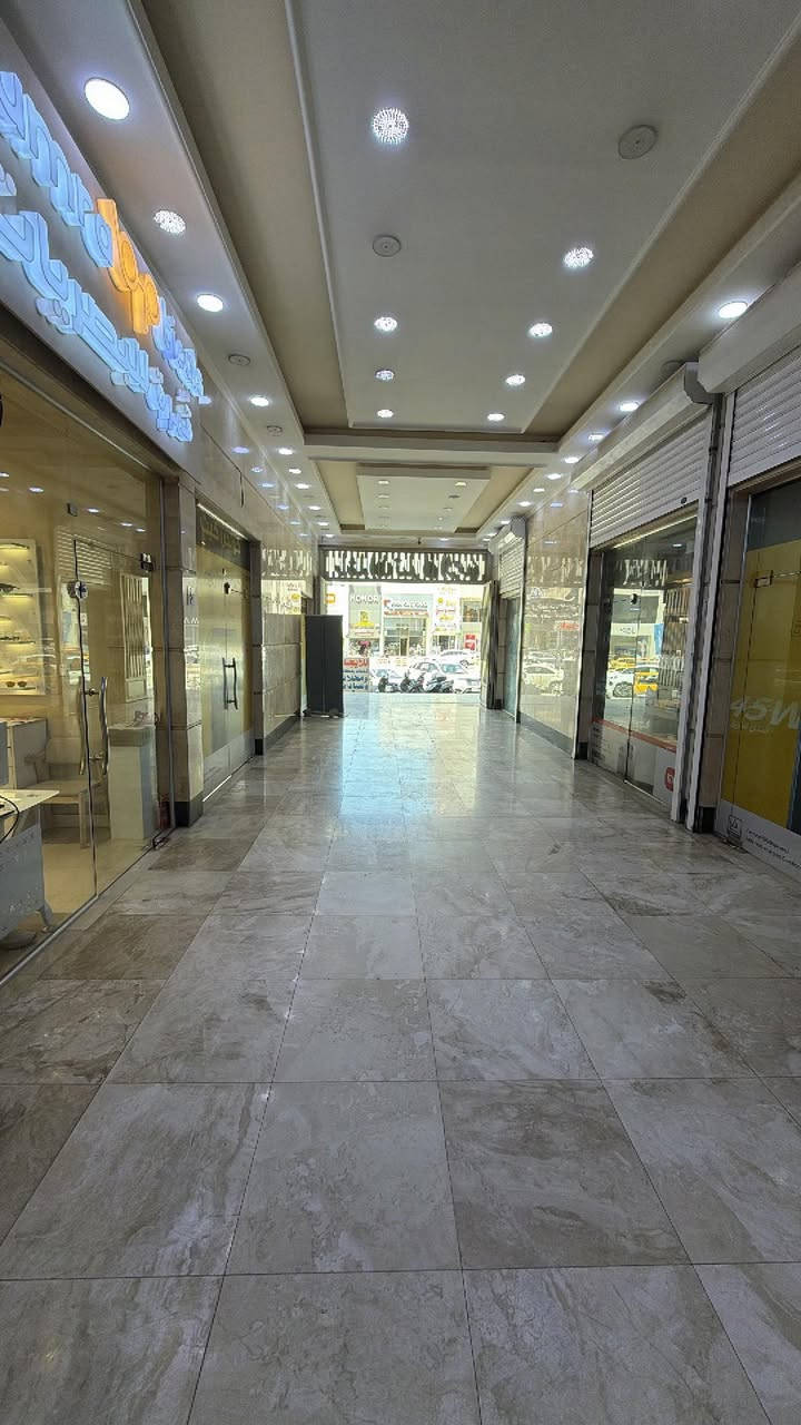 محلات ايجار داخل القيصريه عنوان الربيعي طول محل 7 ونص عرض 3 (ستفسار ***********)
