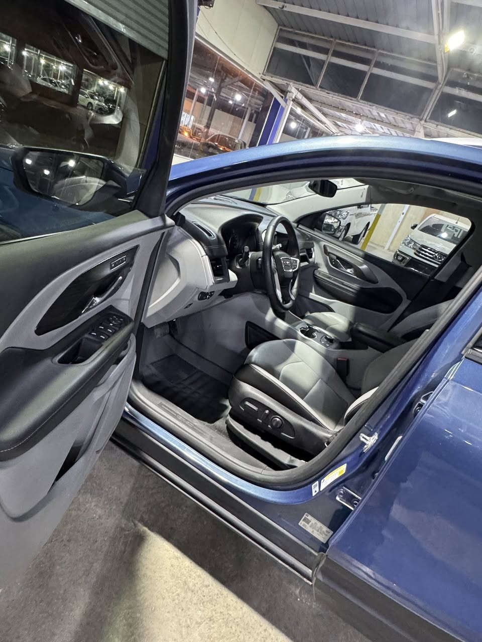 تيران 2024 SLT
بانوراما رادارات داخل لونين كشنات جلد تدفئة جنطة كهرباء ورجل فول للاخير اعلى مواصفات حادثهه بنيد فقط بدون دواخل بدون شواصي بدون لغدً
السيارة زيرو ماشية 1500فقط
مرقم واسط شهداء
***********
السعر 190$
