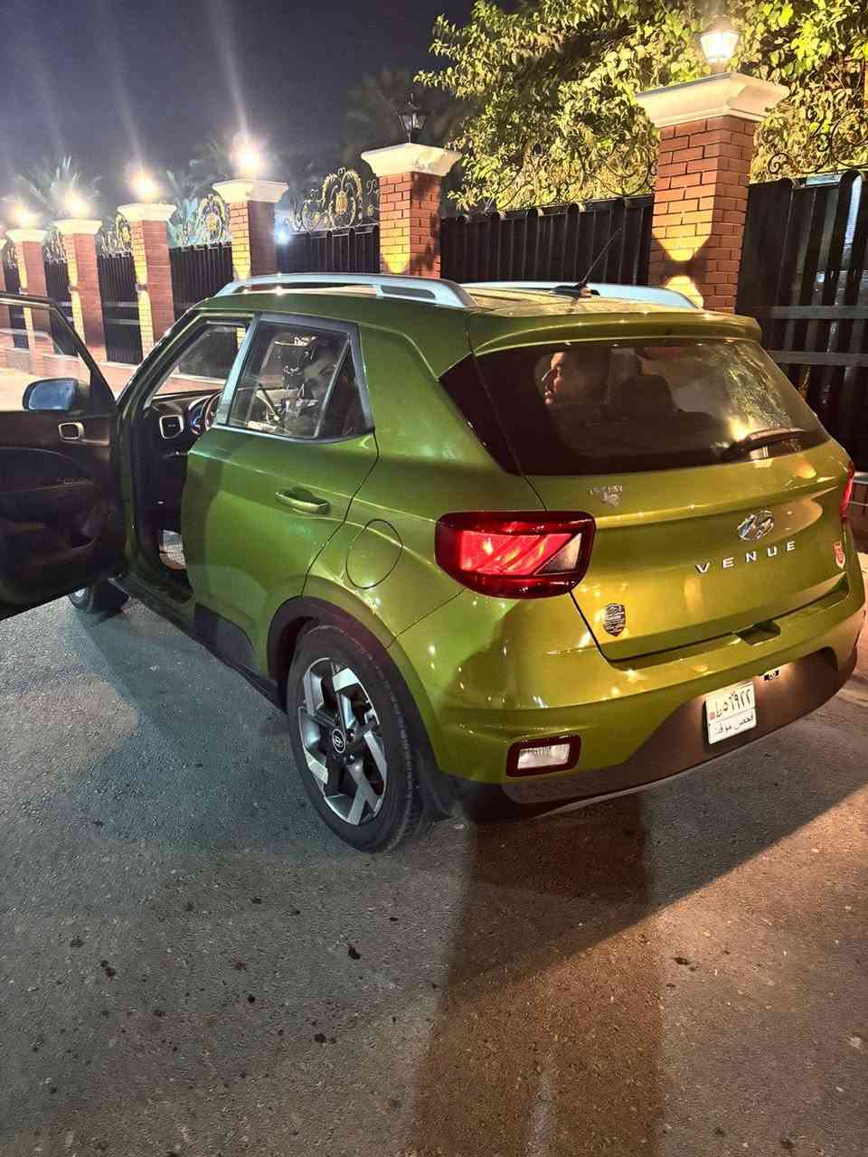 السلام عليكم
هونداي فينو لون مميز اخضر 
موديل ؛ 2024
فول موصفات اعلى فئه
ممشا السياره 9000 كيلو 
بصمه أبواب بصمة تشغيل
تشغيل عن بعد 
فتحه 
شاشه كار بلي واير ليس
مرقم كامل 
مكان السياره جسر ديالى الزعفرانيه 
للاستفسار *********** واتساب هم موجود
السعر 148
