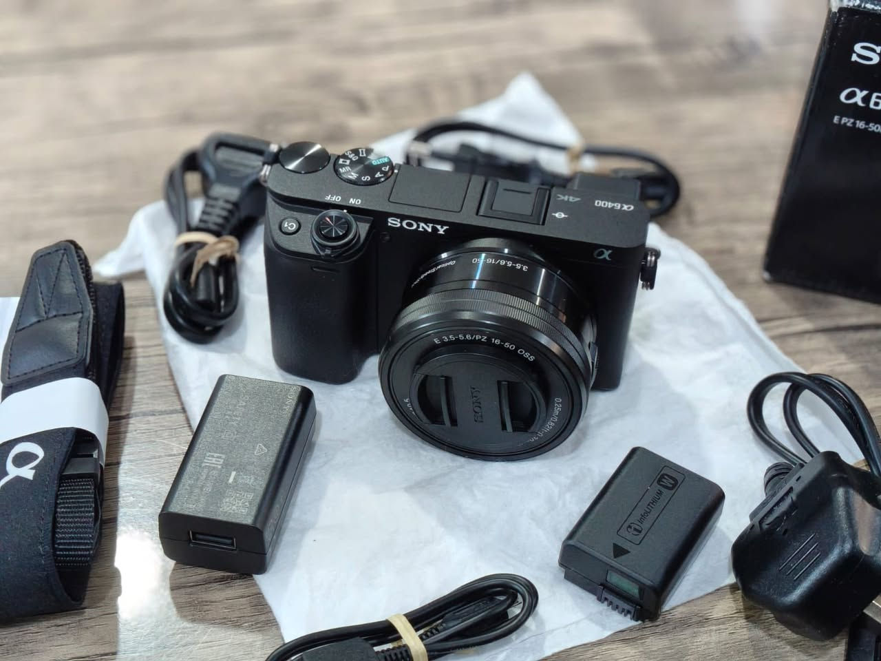 كامرة sony a6400 غنية عن التعريف
جديدة لوك الشتر مالها ١٠ صور بس 
فقط مفتوحة من الكارتون 
مابيها اي خدش نهائي 
سعرها مليون
مكاني موصل و متوفر توصيل لكل المحافظات❤️


**إذا كنت صاحب هذا الإعلان وتريد حذفه لأي سبب، رجاءا أرسل رسالة إلى الدعم الفني**