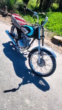 اخوان دراجه للبيع نضيفه وحلوه السعر ٣٠٠ وهاذ رقمي 07827540995