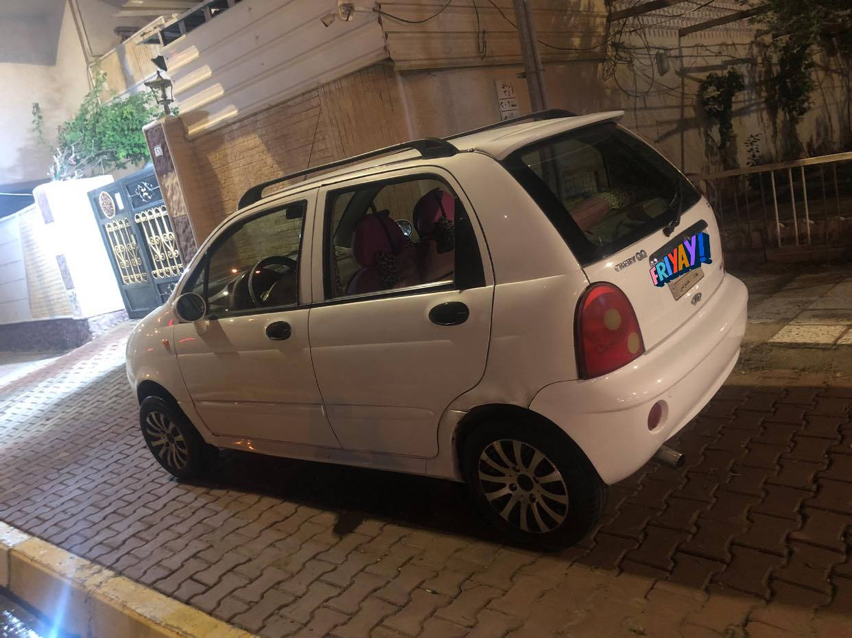 السلام عليكم ورحمة الله
للبيع كيو كيو ٢٠١١ بغداد كير مكينة كهربائيات حدادية كلها خير من الله 
كير اوتو وعادي ويل كب تخم تاير جديد 
باسمنة تحويل ثاني يوم 
ما بيها اي نقوصات 
السعر المطلوب ٣٠ بيها مجال بسيط مكان السيارة ديالى بعقوبة الجديدة 
رقم الهاتف 
***********
