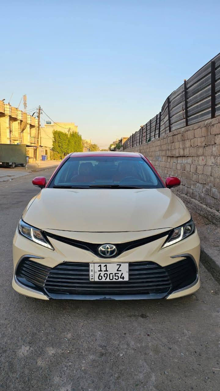 كامري 2023 هايبرد  للبيع Hybrid🛡
مواصفاتها كشنات جلد شاشة كبيرة تحكمات ستيرن بصمة بيبان بصمة لايت زنون لايت لد نهاري تبريد قطعتين نظام eco sport مكينة 2500 هايبرد سايد بريك بصمة نظام اوتو هولد مانع انزلاق. كامره صندوق بصمة ماشيه 72 الف 
السياره بيها صبغ باب حادثها 
السيارة موديل 23 اصل بشرط تحويل ثاني يوم مكاني بغداد المعلمين 
السعر 95 ورقه $ 💸

***********☎️
