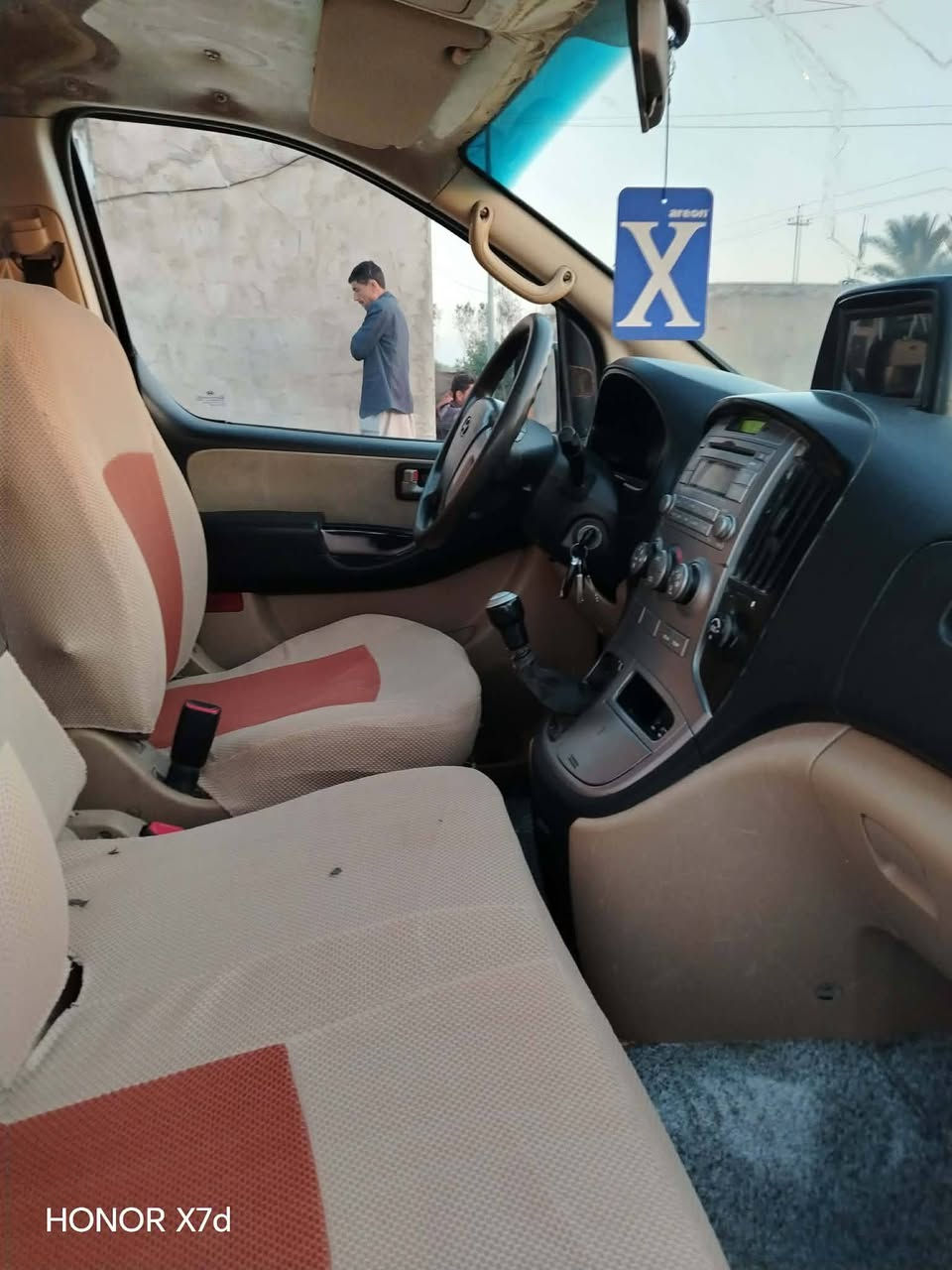 السلام عليكم ستاركس 2015كفاله عامه 
شويه بارد بجاملغ الخلفي بارد موضح بصوره 
سياره جديده وجاهزه من كلشي 
حداديه تخم تاير مكينه كير اكسن مشروط 
‏‪***********‬‏تحويل مباشر مصفره من كلشي
