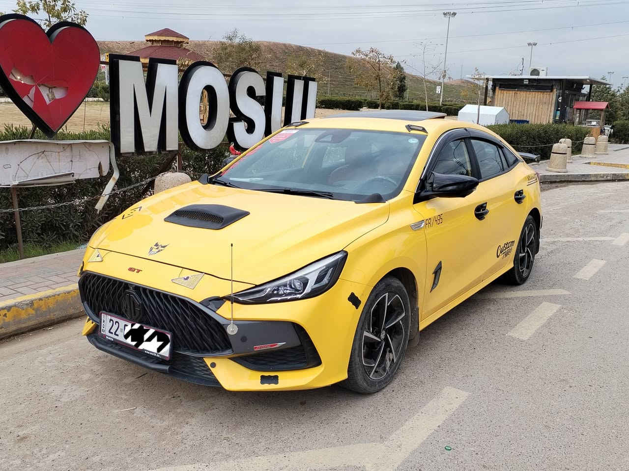 ام جي6 جي تي لاين فول مواصفات اعلى فئه من المواصفات ويلات حجم 17 الموديل 22 كاميرات اربعه الستيرن هزاز عند عبور الخطوط الشارع بصمه كروز سرعه رادار على اربعه صفحات فتحه بالسقف مواصفات خاصه وبعد بيها اشكال المواصفات قياده سرعه ذاتيه فقط بها جلخ بالباب والباب مصبوغ يعني قطعه واحده السونار مرفوق في الصور السياره اشتغل بيها تكسي بداخل الموصل بيها ضمان شرط التحويل السياره باسمي ماشيه 78 محرك 15 سوبر جي تي لاين  تشتغل على بنزين العادي بشرط مكان السياره موصل حي صدام***********2
*********** السعر 110 قفل🔒 الهزه جديده ولسنويا جديده
