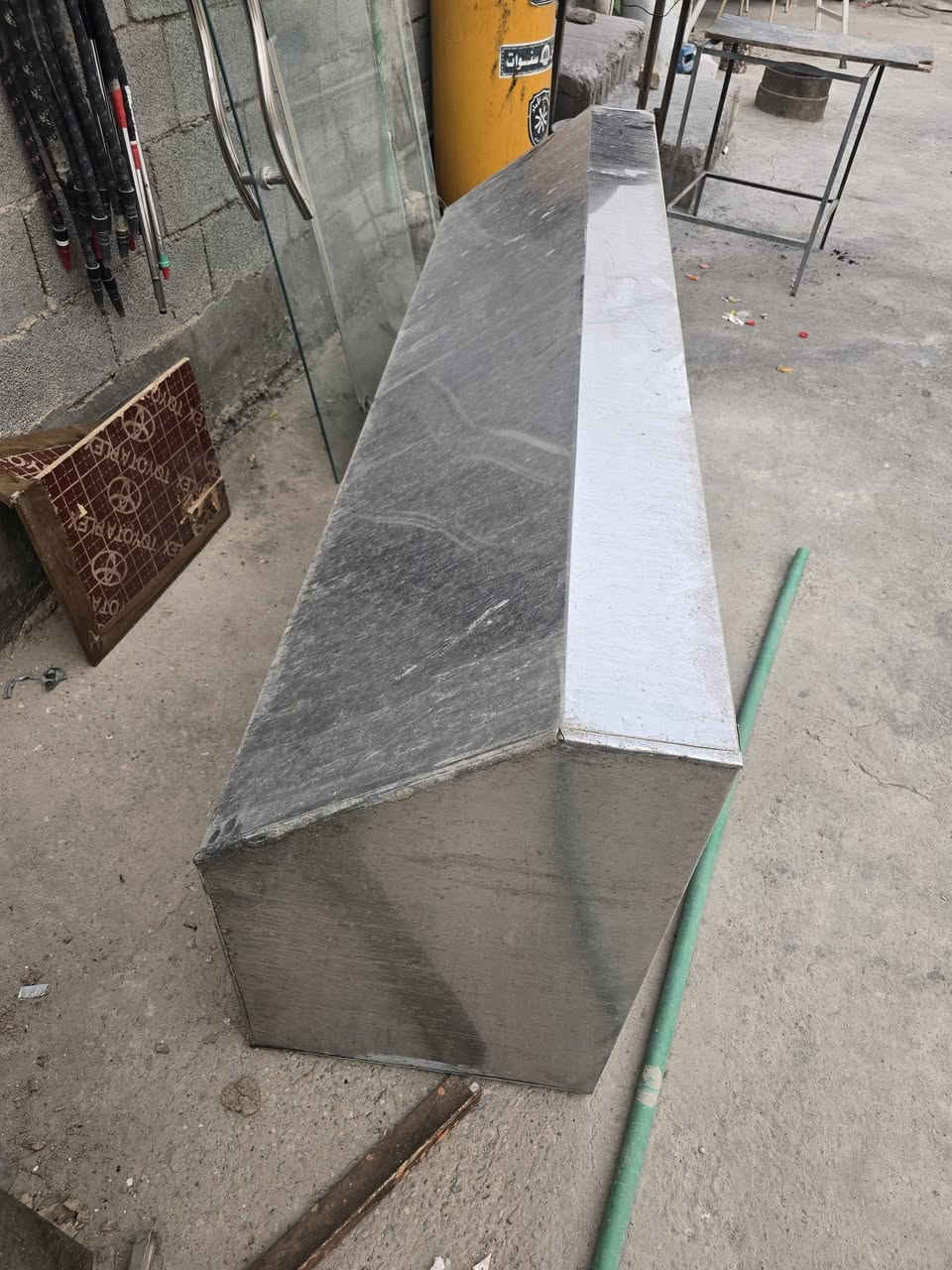 ايس ميكر صانعة ثلج انتاج 7كيلو استخدام موسم واحد 600الف
طباخ فلافل ×3السعر 100مع ملحقاته
دكت 2متر 75الف ***********مكانهن قضاء الفجر
