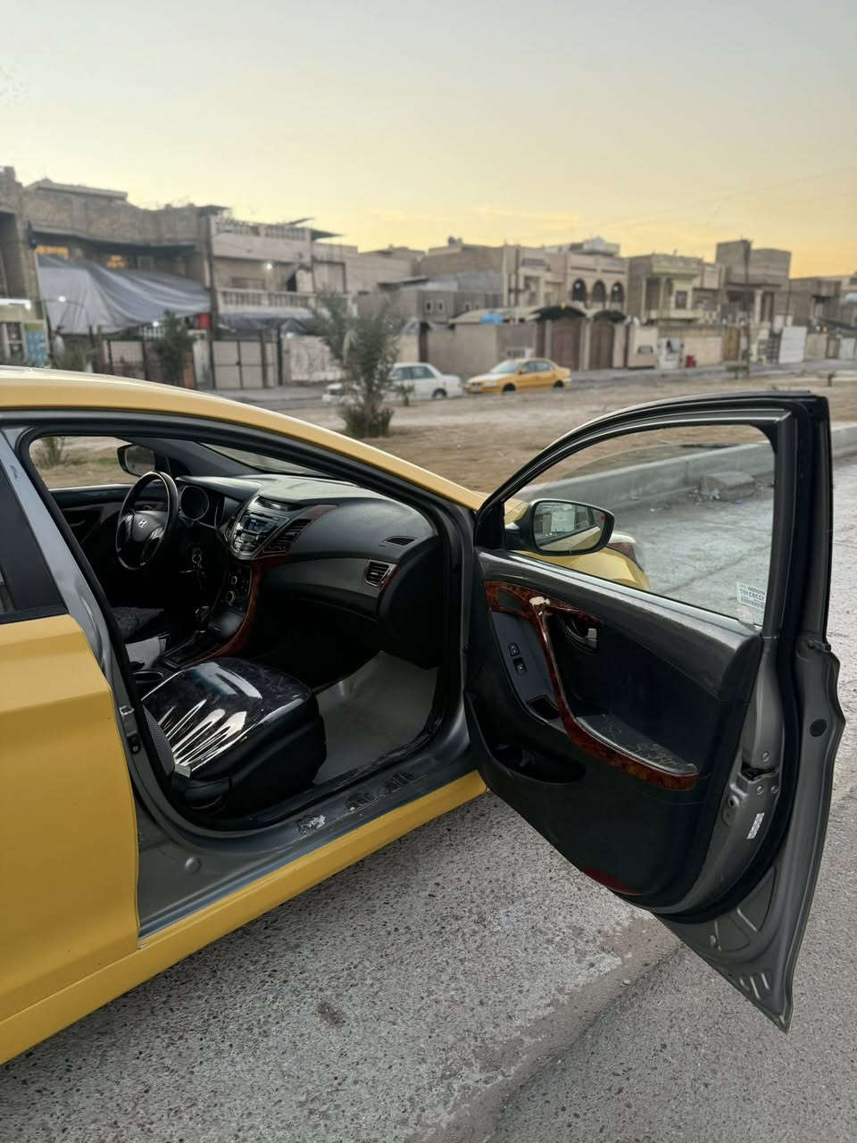 سلام عليكم النترا موديل 2015  وارد كندي
مبدل بيه بنيد +تعديل بل دوسه مال صفحه العبري تبريد شغال

 مابي اي نقص بنراما شغاله مال قماره  غرفه صاج مثل ما موضح 

تخم تايرات نضيفات رقم بغداد سعر 110 $ بيه مجال حك جيه 

مكان بغداد مدينه الصدر 

استفسار *********** ابو حسين
