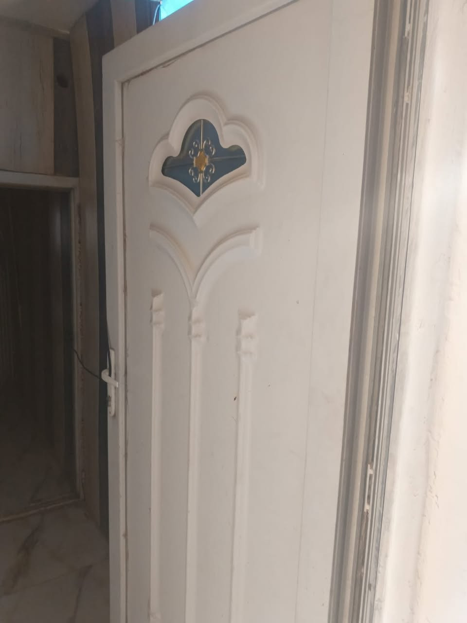 السلام عليكم اخي مشتمل مثل ماموضح ساندويج نضيف كلش وفوكه قمريه حديد للحمايه إضافة بيبان ببي سي وشبابيك ببي سي وبيبان حديد ومطبخ خارجي بيه باب حديد وشباك مكان بغداد حي لجامعه. (علما انته تجي تفتح وتاخذ) خلي سعر يرضي رب العالمين واذا اجيتني بياع شراي وتكسر بالسعر تشوف شي يغثك خاص موجود وأهلا وسهلا بالجميع


**إذا كنت صاحب هذا الإعلان وتريد حذفه لأي سبب، رجاءا أرسل رسالة إلى الدعم الفني**