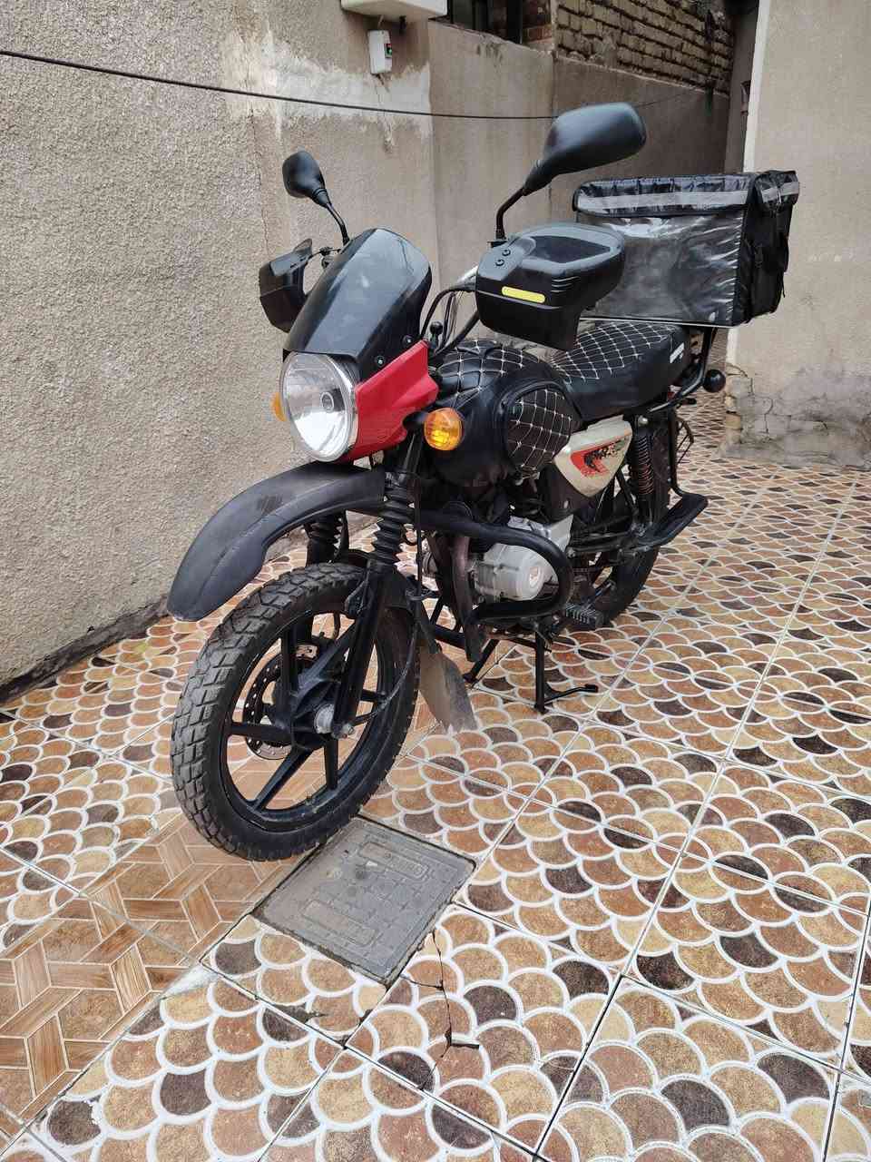 السلام عليكم دراجه بوكسر جبلي  للبيع بدون اوراق مديل 2021 مكفولة قانوناً وعشائراً
بغداد الحسينية 
***********
