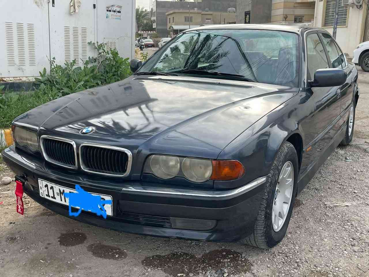 السلام عليكم
خفاش 740 اصل 728موديل 1999 محدث 2000 

نضيفه لوك 

رقم بغداد 

تبريد ثلج 

صدر خلفي امامي جديد

تخم تاير جديد

غرفه جديده

سياره كامله مناقصها شي 

السعر 75 ورقه

غير متواجد فيس 

واتساب متوفر

***********
