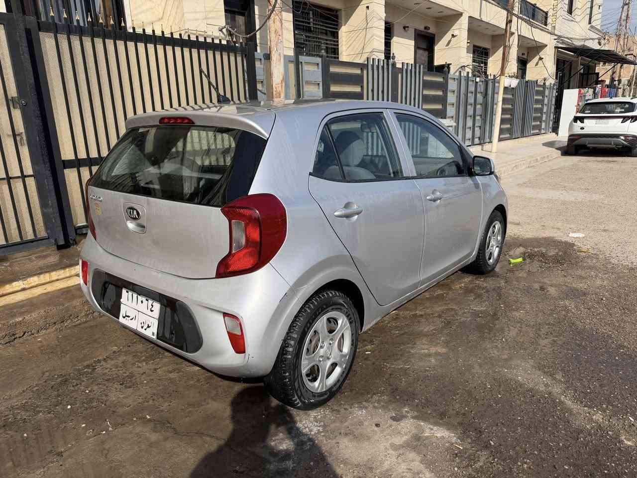 بيكانتو 2019 خليجي بدون حادث
بيها صبغ باب وجاملغ اثر شخوط فقط 
مواصفات شاشه وكامره وتحكمات 
ماشيه 39 الف كيلو 
رقم اربيل تحويل او وكاله مكاني بغداد السيديه 
سعر 96 ورقه ومجال بسيط
***********
