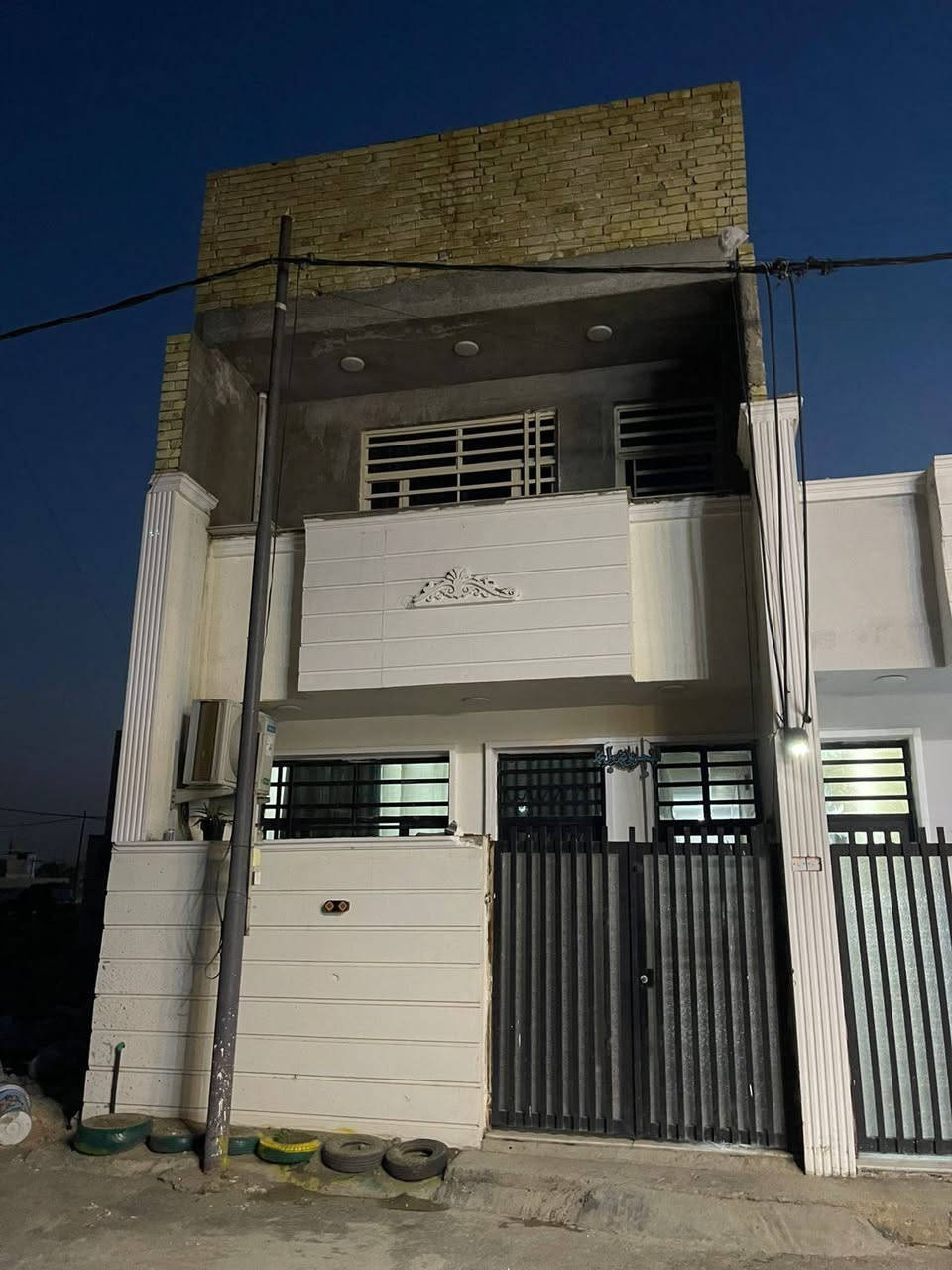 ‏ سلام عليكم بيت طاب زراعي سند 25 واجهة خمسة نزال 20 قرب البرج شارع خط النفط طابقين ثلاثة نوم مدخلين بناء حديث 2026 جاهز من ماء كهرباء تكييف إنترنت *********** أو مراوس حسب القناعه
