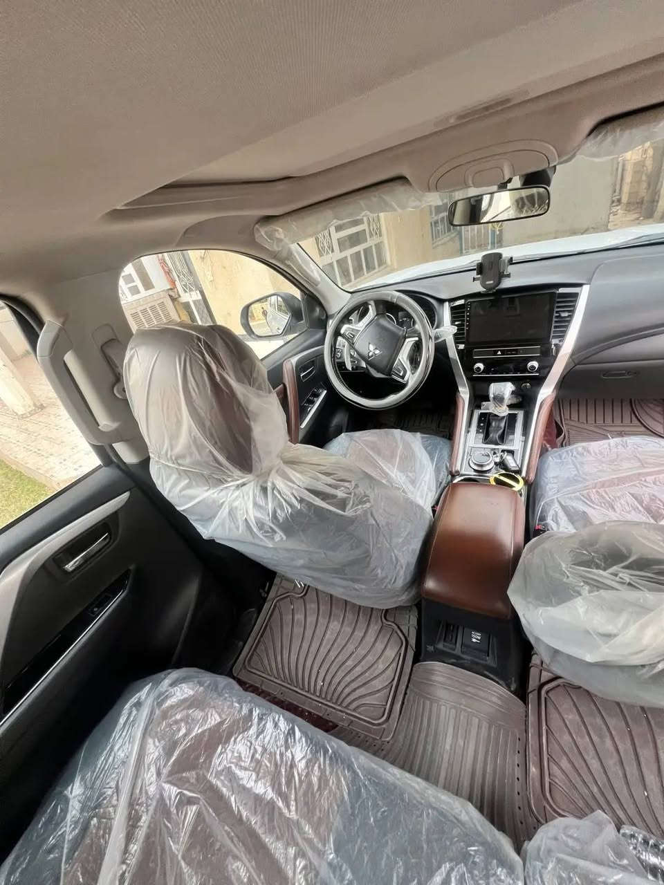 السلام عليكم للبيع او مراوس حسب القناعه باجيرو سبورت موديل 2020 كفالة عامه محرك 6 سلندر رقم اربيل ماشيه 60.  /***********
