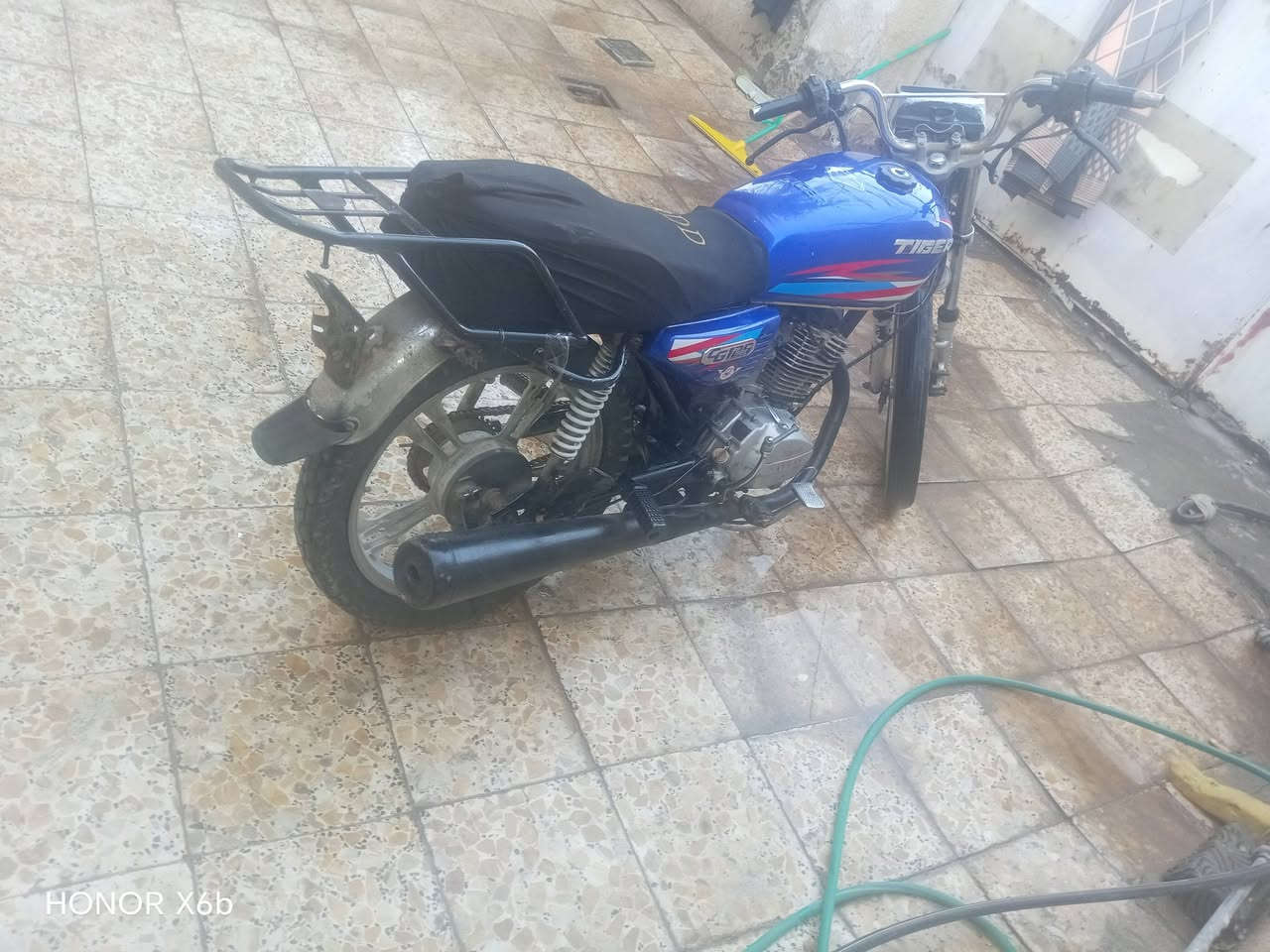 السلام عليكم للبيع دراجه ياني كامله هوسه بس كلاش مال نمر الوان بغداد السعر 275 وبيها مجال ***********
