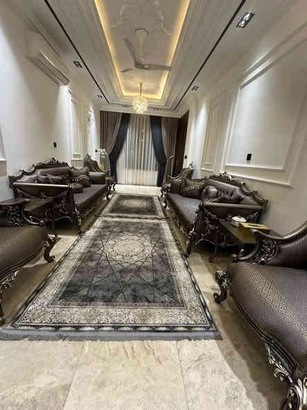 السلام عليكم للبيع دار سكن VIP مساحته 180م ( سند مستقل)
الواجهة 6٫60مٌ النزال 30 بناء حديث فول درجى اولى ملكي
( مؤثث بالكامل ) نظام اوربي محتوياته كراج سيارة + حديقة + مطبخ واستقبال سويت + حولي كبير + مناور عدد 2 + خدمات +4غرف نوم نظام سويت +حديقة صباحيه ارضيه مرمر سيراميك اسباني ابواب تركيه شبابيك المنيوم سلايت انارة مخفيه لد 
📍الموقع حي البنوك خلف الفتلاوي مقابيل الدار لايوجد جار
للأستفسار الاتصال على الرقم ***********
