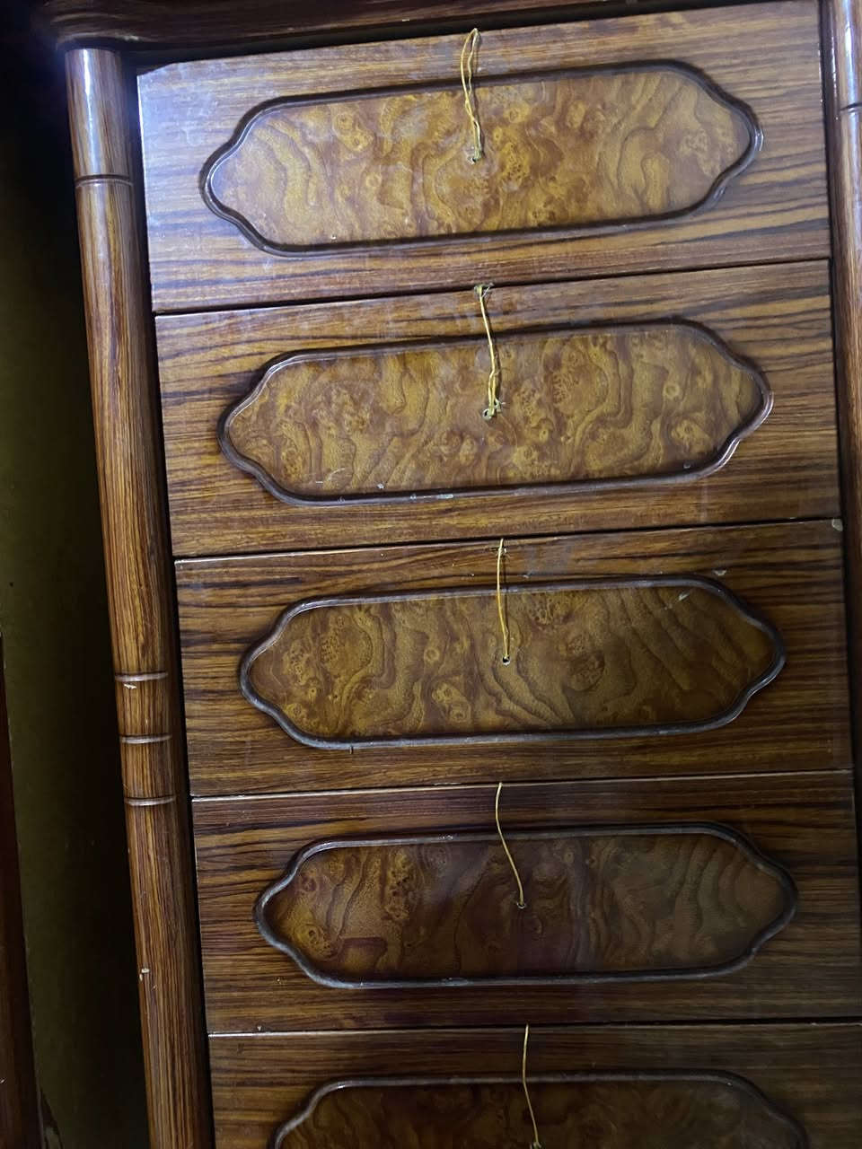 السلام عليكم 
عندي غراض للبيع قيم واخذ


**إذا كنت صاحب هذا الإعلان وتريد حذفه لأي سبب، رجاءا أرسل رسالة إلى الدعم الفني**