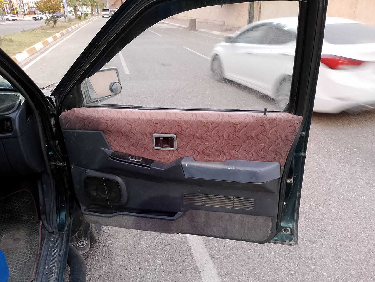 السلام عليكم نيسان باثفندر موديل 95 محرك وكير بلاد شرط كهربائيات كلها شغاله سياره عندي بيها وكاله من صاحبها سياره كامله السعر 30 وبيها مجال رقم الهاتف*********** إذا اكو مراوس يرهم
