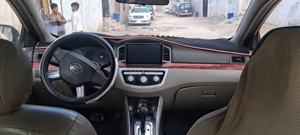 السلام عليكم للبيع ليفان 620 مديل 2011كير ومحرك كورلا حاويه السيارة جاهزه مداور ثاني يوم مكاني النجف رقمي *********** 
السعر ٣٣ وبيه مجال
