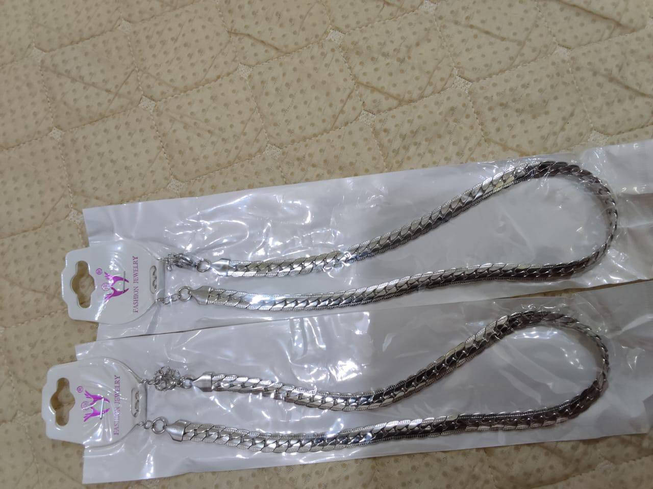 السلام عليكم توفر اكسسوارات برازيلي طلاء ثابت اي قطعة داخل المنشور 1500يوجد توصيل داخل الهويدر وخارج


**إذا كنت صاحب هذا الإعلان وتريد حذفه لأي سبب، رجاءا أرسل رسالة إلى الدعم الفني**