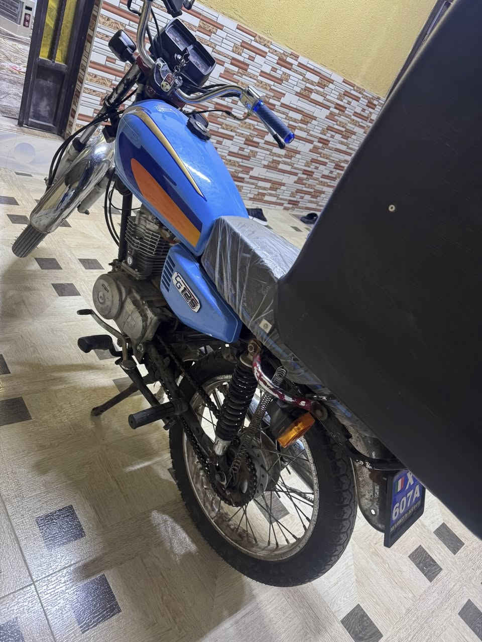 دراجه للبيع ادوات نضيفه ڪلـشـჂ̤ شغال بيهه كهربائيات لايت عينه اشاير هورن + كشن جديد تانكي جديد 
*********** البصره ابو الخصيب
