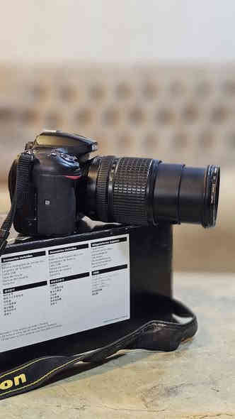 كاميرا نيكون d7200 مستعمله نظيفه كلش استخدام شخصي الشتر مواصل 35 الف
وياه عدسه 18-140 vr  تدعم الفوكس اوتو و منول 
تدعم ال wifi  و تحكم عن بعد 
ويا كريب للكامره و درع جلاتيني 
كامره نظيفه و مواصفاته حلوه بيه ميزات هواي 
للتواصل على رقم واتس ماعندي توصيل محافضات متواجد بغداد 
***********
