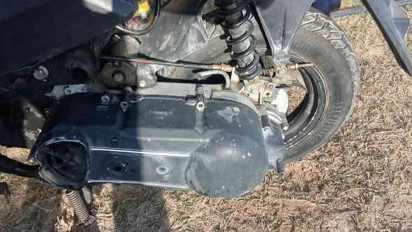 سلام عليكم دراجه للبيع صيني مكينه جديده تخم تاير كهربيات شغاله مابيه أوراق  عنوان المدائن  رقم *********** سعر 300 وخمسين  بيه مجال
