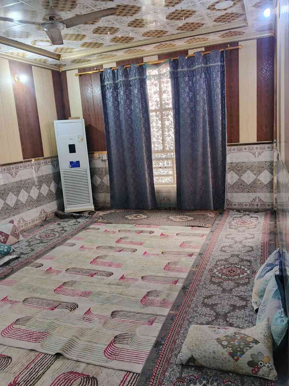 بيت زراعي ٢٣٠ متر ركن قرب سيطرة النهروان خدمات كامله مي وكهرباء تبليط شارعين واحد ١٢ متر والثاني ٨ متر
 ***********
