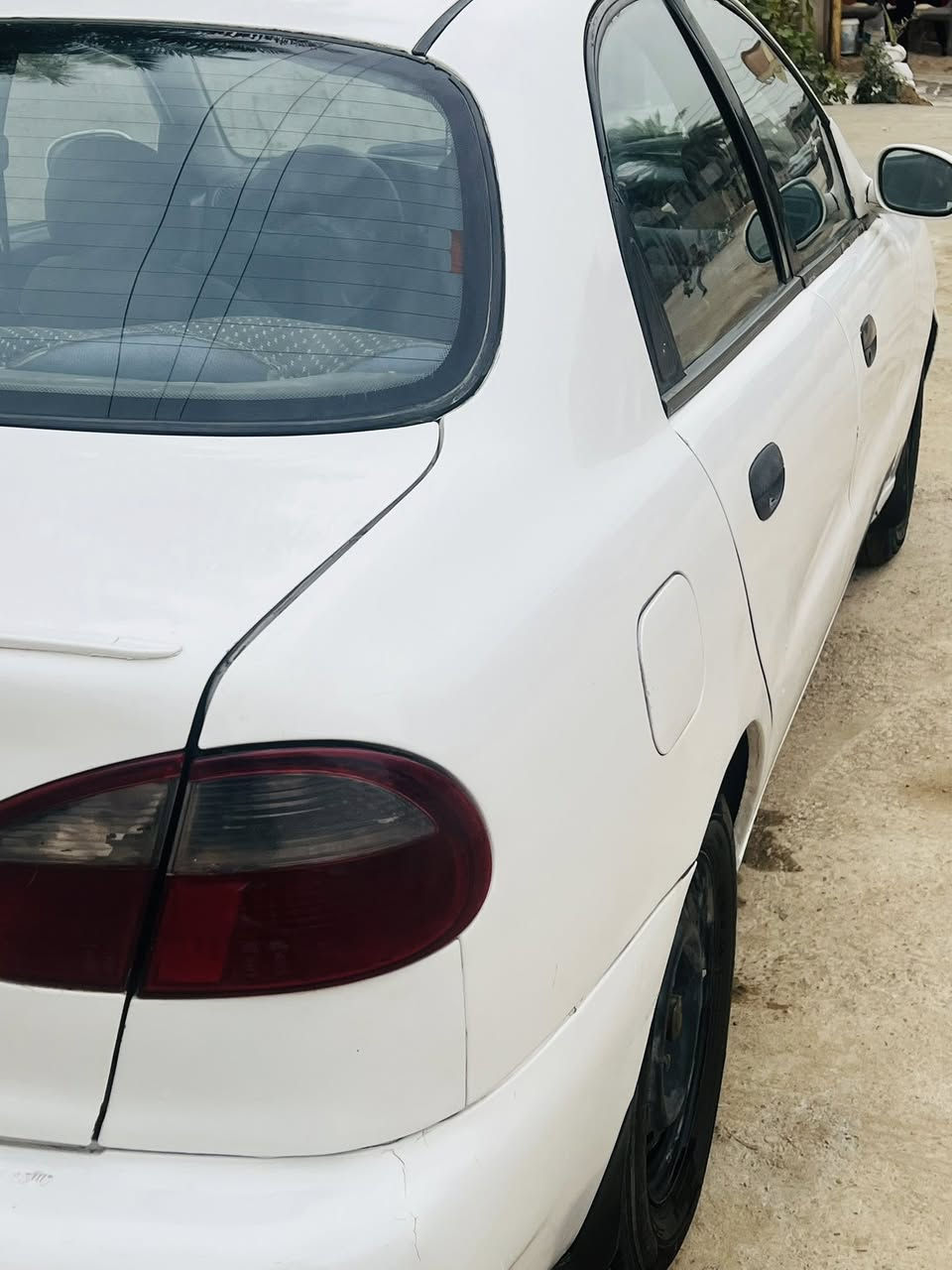 سياره دايو لانوس موديل 1997 مكينه كير شرط بدون ضربه شرط تخم تاير صدر جديد  تدفئه شغاله رقم بغداد دولي شرط تحويل السعر 35 وبيه مجال استفسار على رقم *********** مكان سياره ديالى بعقوبه
