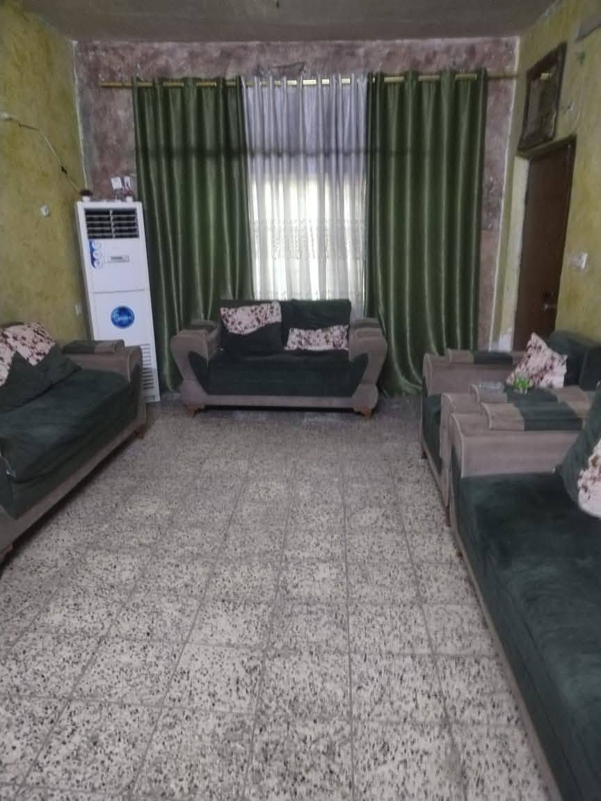 على بركه الله...
بيت للبيع بسعر مناسب جدا

🔥🔥🔥🔥🔥🔥🔥🔥🔥🔥
 بيت للبيع البياع الشهداء خلف الشارع العام مباشرة 
120م بسعر مناسب
2 نوم 
صالة
مطبخ
خدمات طابقين
نشر رقم الاعلان 001/5/9
*********** وتساب 
*********** وتساب 
00905359723443 وتساب
الله يرزق الجميع
