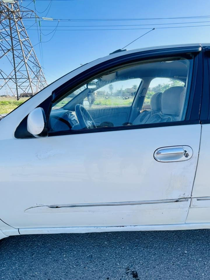 السلام عليكم
للبيع صني  2003 كير عادي مكينه اسود وكير شرط تدفئه تبريد كهربائيات شرط 
تخم تاير رقم بغداد تحويل مباشر سياره نضيفه مال جناي السونار موجود بالصور سنويه نافذه السعر 72 وبي مجال
 ***********
مكان الاسحاقي
