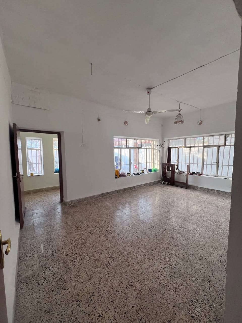 دار للبيع بحي الواسطي- خلف دائرة المعاقين
مساحة ٣٠٠ متر 
الواجهة ١٢ متر 
البيت طابو باسم شخص واحد
سعرها : ٢٩٠ مليون وبيها مجال هم 
سعرها حتي ٢٧٥ مليون واصل 
للتواصل مع صاحب الدار
***********
