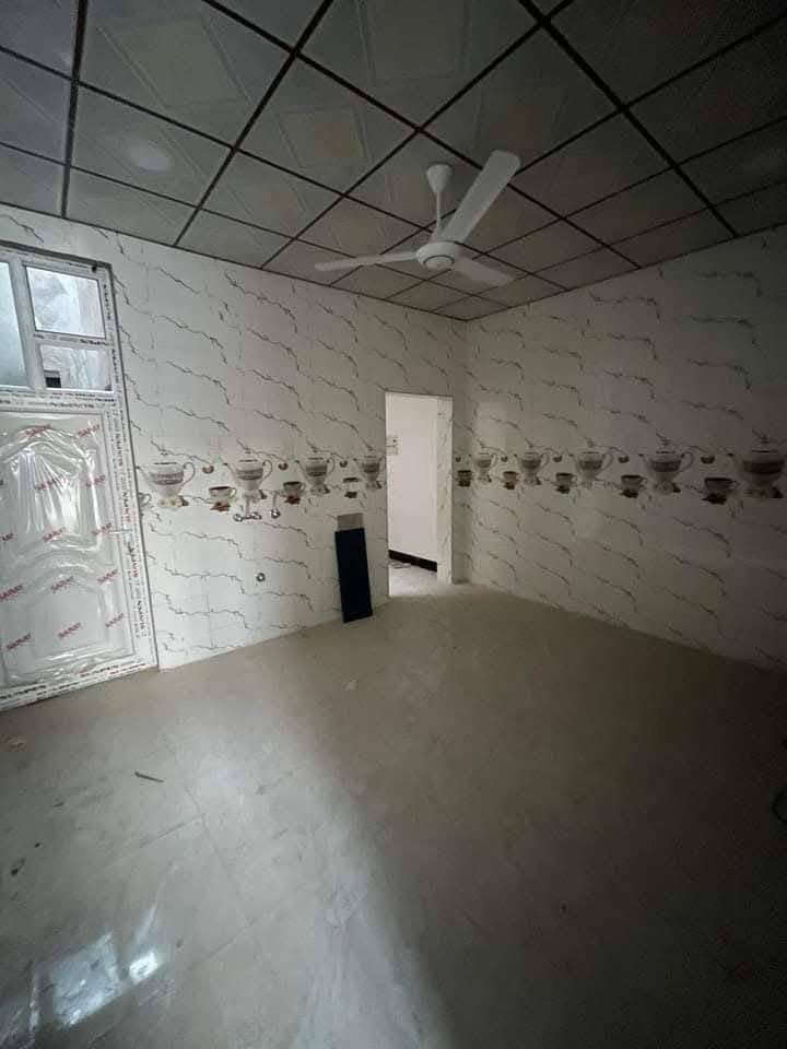 دار للبيع المساحه 150 متر طابق واحد الواجهيه 5 والنزال 30 بناء زيرو السعر 80 وبي مجال القادسيه قطعه 500 
***********
***********
