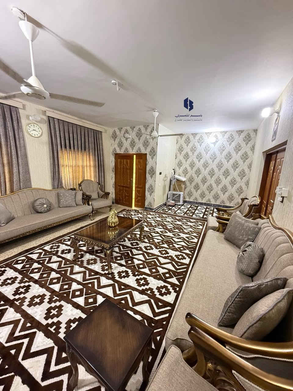 🏠دار سكن للبيع🏠
___
⭕العنوان : ام الخيل الاولى
-------------------------------------
✨طابو صرف 
✨طابقين 
✨كونكريت مسلح

♦️المساحة : 240م²
♦️الواجهة: 12 متر 

--------------------------------
✨ تفاصيل البيت ✨
____
⭕غرف نوم عدد 5، صالة عدد 2، استقبال، مطبخ عدد 2، مجمع صحي عدد 3
____
                          المراجعة 
     ♦️♦️♦️مجموعة باسم الشمري♦️♦️♦️
      ♦️♦️للاستثمار والتطوير العقاري♦️♦️
الفرع الاول/بغداد،القادسية،قرب مجمع الوزراء
الفرع الثاني/الديوانية،الجزائر ،الشارع الخدمي،مقابل تقاطع أم الخيل
____
للأستفسار الاتصال على📲
قسم المبيعات 📠
***********📱
***********📱

📲 حمّل تطبيق باسم الشمّري العقاري الآن من Google Play:
👉 [https://play.google.com/store/apps/details?id=com.basemShamry.app](https://play.google.com/store/apps/details?id=com.basemShamry.app)
🍏 قريبًا على App Store
