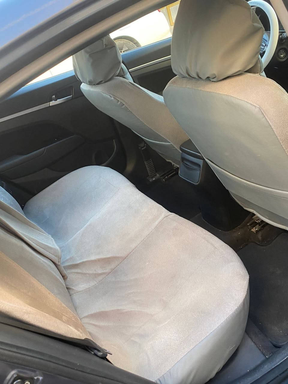 السلام عليكم
للبيع النترا موديل 2019 وارد امريكي حادثه جاملغ و باب بدون دواخل لا شاصي و لا لغد و بيها بابين صبغ حادث دراجه السنويه تنتهي بشهر الثاني هزه بعده ما منتهيه السياره حلوه و جاهزه مواصفات السياره فول ما عده الفتحه والبصمه العنوان البصرة الامن الداخلي رقم ***********
