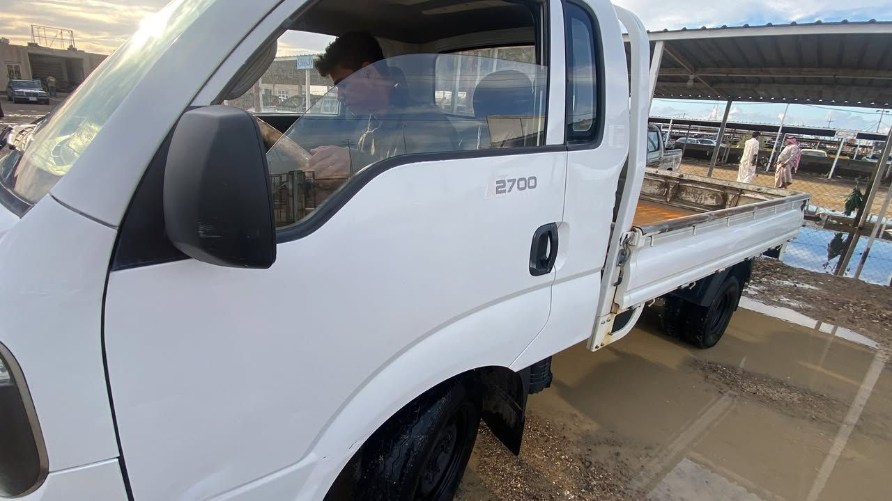 كيا بنكو موديل ١٤ مكفوله من الصبغ والتبديل 
محرك جيد جدا
حداديه جديده 
رقم ميسان محجوز المصرف 
 وكاله عامه اسًوي الك 
سعرها ٨٥ ورقه 
***********
