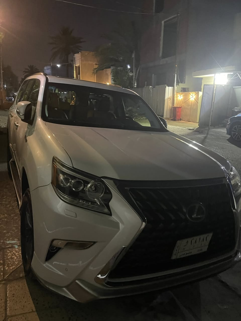⸻
🚙 للبيع | لكزس GX460 موديل 2017
سيارة فخمة وقوية، استخدام نظيف وجاهزة للسفر ✨

🔹 المواصفات:
 • محرك V8 سعة 4.6L
 • قوة 301 حصان
 • دفع رباعي 4WD
 • ناقل حركة أوتوماتيك
 • 7 ركاب
 • مكيف ثلاجة ❄️
 • شاشة + كاميرا خلفية
 • جلد، تحكم ستيرنغ، مثبت سرعة
العداد : ١٢٠ الف كيلوا

🔹 الحالة:
 • السيارة بحالة ممتازة
 • صيانة منتظمة
 • بدون حوادث  سونار معروض 

💰 السعر: ٣٨ الف قابل للتفاوض
📍 الموقع   / بغداد / الوزرية
📞 للاستفسار:***********
