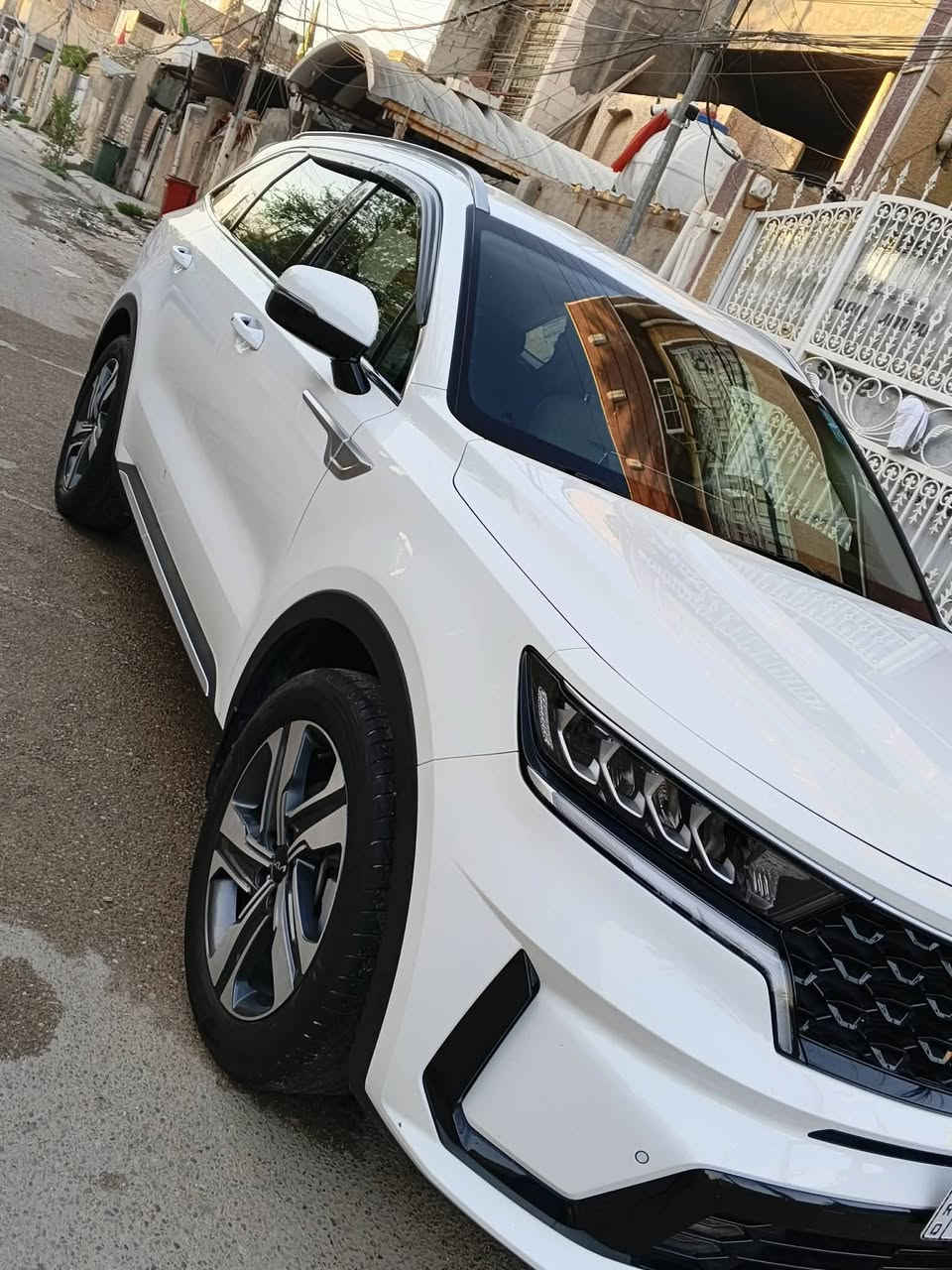 سورنتوا خليجي  2023 مكينه 6 سلندر و7 راكب سياره ماشيه 28 كيلو جديده بعدها بستيكرات الشركه  بسمي تحويل ثاني يوم رقم انكليزي سياره منزلها من شركه بعدها على وضعها شركه نصر دجله
مواصفاته :-

بصمه+ بصمه أبواب

كشنات كهرباء 

سايد بريك بصمه

أربعه انظمه قياده 

جنطه كهرباء 

تبريد ثلاث قطع 

شحن لاسلكي

حساسات امامي+ خلفي 

لايت زنون 

مري شفط 

كامرا خلفيه

بردات خلفيه بلادي 

وبتد بيها هواي مواصفات 

سعر 276 $

بيها طخه بسيطه بل جنطه بعدني حتى ما مسويها 

مكاني بغداد الحسينية 

*********** اتصال او واتساب
