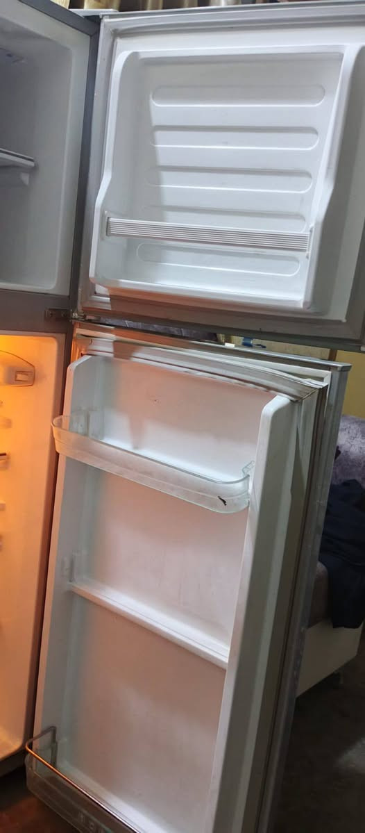 ثلاجه للبيع وبسعر ١٢٥ وهاي عرض صور مابيه شي للإستفسار على الخاص


**إذا كنت صاحب هذا الإعلان وتريد حذفه لأي سبب، رجاءا أرسل رسالة إلى الدعم الفني**