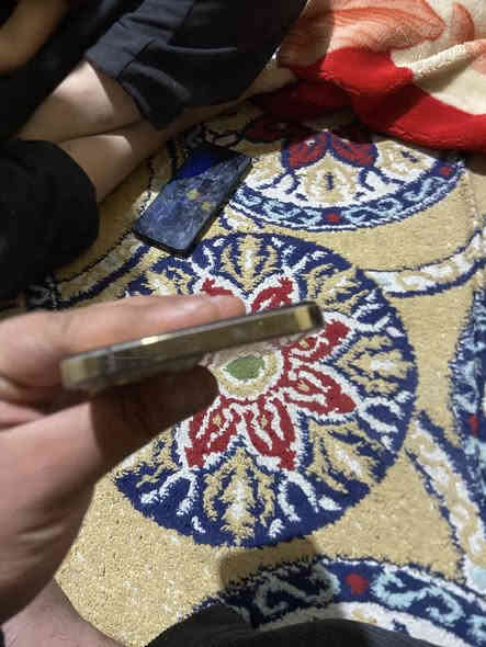 ايفون ١٢برو ماكس ذاكره ٥١٢ جهاز بطاريته 73 مامبدله بصمت وجه واكفه جهاز بدون ملحقات جهاز حلو جهاد بي طكه بشاشه شاصيه بي شويه عواج من صفحه وحده  مكاني بصره ام النعاج يم معمل ثلج لامي قفله ٢٧٥بدون مداهر رقمي ***********
