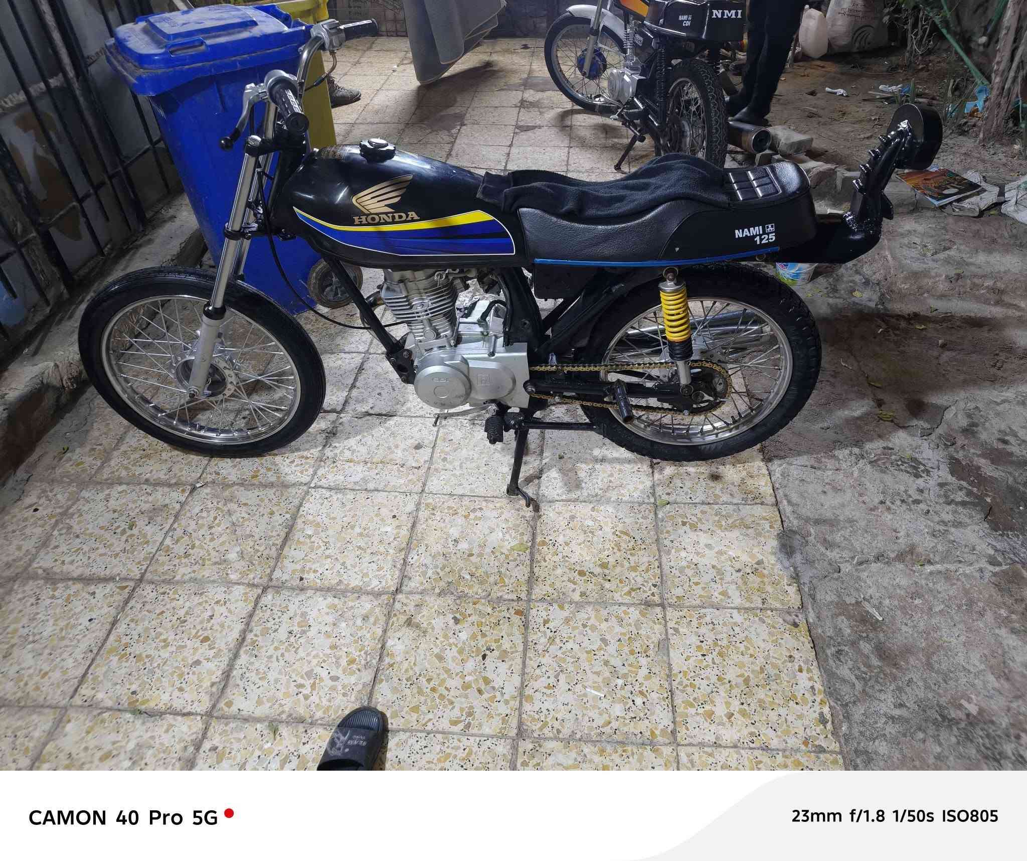 سلام عليكم دراجه ايراني مكينه نامه و شاصي نامه مكفول من العواج والحيم رنكات جدد كشن تانكي دبلات سعره 550 وبيه مجال قليل بكاني بصره مركز رقم ***********
