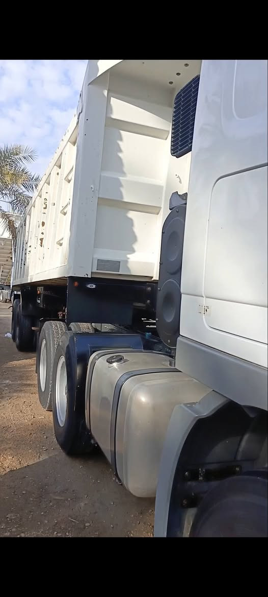 السلام عليكم عريانة للبيع الفين 16وتخم تاير اشي نقص مابيهة وأجاهزة لعمل وهذا لرقم ***********
