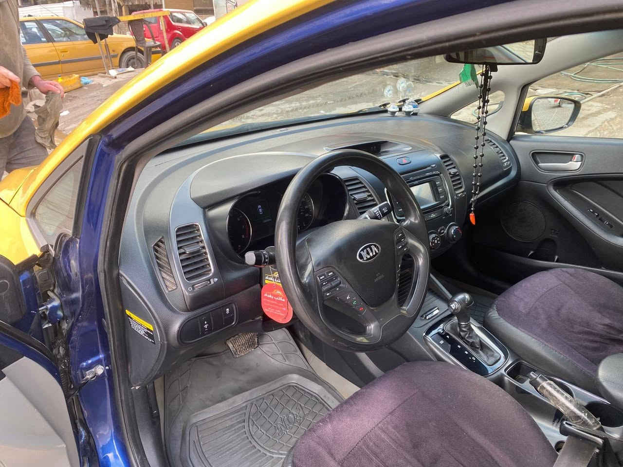 سلام عليكم
فورتي مديل 2017وارد. أمريكي 

تخم تاير جديد 

مكينه كير خير من الله 

صدر امامي خلفي جديد 

رقم بغداد جديد  

سياره حلوه وبل عافيه عل. ياخذها 

مكاني. بغداد البنوك 

السعر 122

***********
