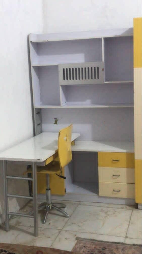 الشراي يتصل على واتساب + 
***********
