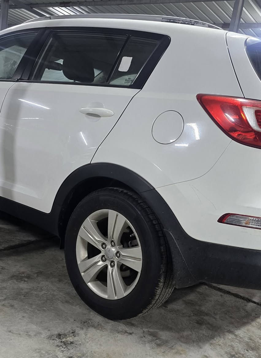 كيا اسبورتج 2014 خليجي رقم مثنى بأسمي مكفوله كفاله عامه ماعدا بارد بالباب بدون صبغ موضح بالصور
محرك 2400 بلاد لامبدل ولا مفتوح 
كير كفاله وتبريد ثلج  شاشه تحكمات ستيرن مري شفط 
السعر ١٥٠ وبيه مجال  العنوان الديوانيه قضاء عفك 
رقمي ***********
