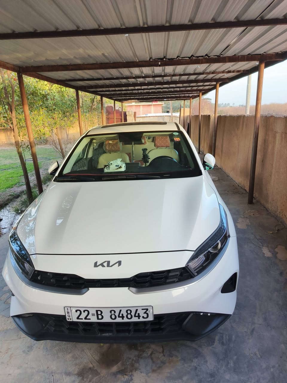 السلام عليكم من رخصت الادمن سيراتو ٢٣ماشيه٣٥الف.محرك الفين اشاير امري شفط حساسات فتحت سقف قطعتين تبريد. تجليد داخلي. شاشه حجم كبير ويل كب كامره خلفيه ١٨٠درجه.سيارة مال بيت فول. موصفات. سياره وكاله بعدها بجيس. السعر١٨٦. ***********.وتساب فقط. وشكرا
