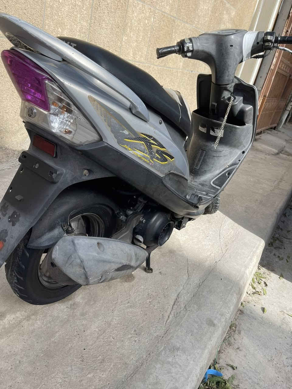 سلام عليكم دراجه البيع كفاله عامه 
المكان بغداد 
سعر750وبيه مجال
الرقم ***********
