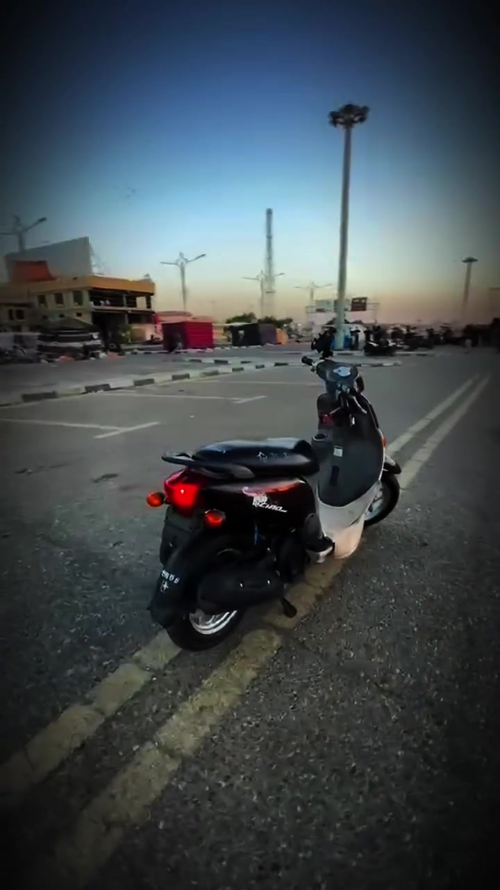 السلام عليكم
متوفر دراجه نوع فلة كفالة عامه اكفلهه من كل شي 
دراجه صار الهه فترة من طلعت من الوكيل
 كلشي شغال بيهه  الدراجه على وضع الشركة 
الدهن لي استخدامه للمحرك دهن ام زويل عنوان
 الدراجه ميسان العماره حي الشهداء رقم الهاتف """(***********)"""
السعر  ""مليون و مية"" 
و بيهة مجال ان شاء الله
................................................................................
