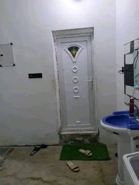🏛️ ((مكتب الريان الاستثمار العقار)) 🏛️

🏠 بيت للبيع كوت حي الحكيم شارع بيت زرزور.

✨ مساحة::200 متر. ✨
✨ بناء::طابوك سكف سندويج. ✨
✨ مرقم من قبل بلدية حي الحكيم. ✨
✨ خدمات::ماء _كهرباء_مدارس. ✨

🏠 يتكون من غرفتين نوم _هول _مطبخ _استقبال _مجمع صحيات _كراج.

👈 للاستفسار اكثر.
🏛️ #مرجعة_مكتب_الريان_الاستثمار_العقار.
🗺️ عنوان مكتب كوت حي الحكيم شارع علاء غريب او قرب اسواق باب الحارة.
👈 بأدارة حسين ابو سند الركابي.
☎️ *********** ☎️
