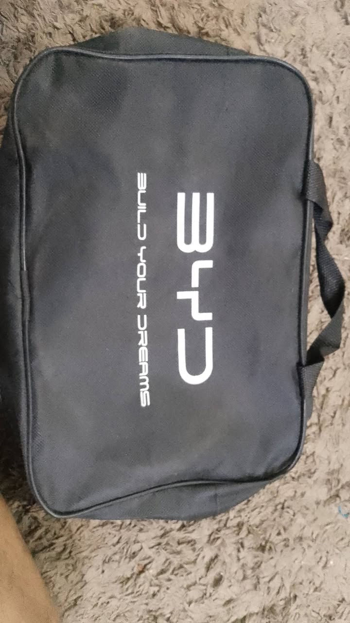 السلام عليكم عندي شاحن بي واي دي اصلي 16امبير جديده ***********
