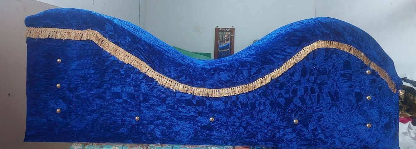 شوز لان متوفر حسب الطلب واللون الي يريد يتفضل خاص مكاني الديوانية  ***********
